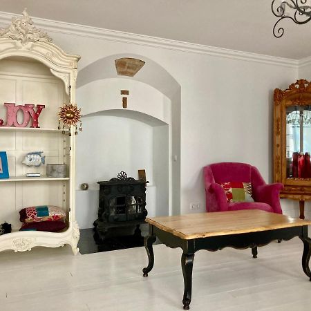Shabby Chic - Apartment In The Heart Of Vilnius Old Town מראה חיצוני תמונה