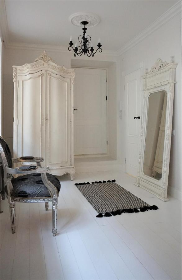 Shabby Chic - Apartment In The Heart Of Vilnius Old Town מראה חיצוני תמונה