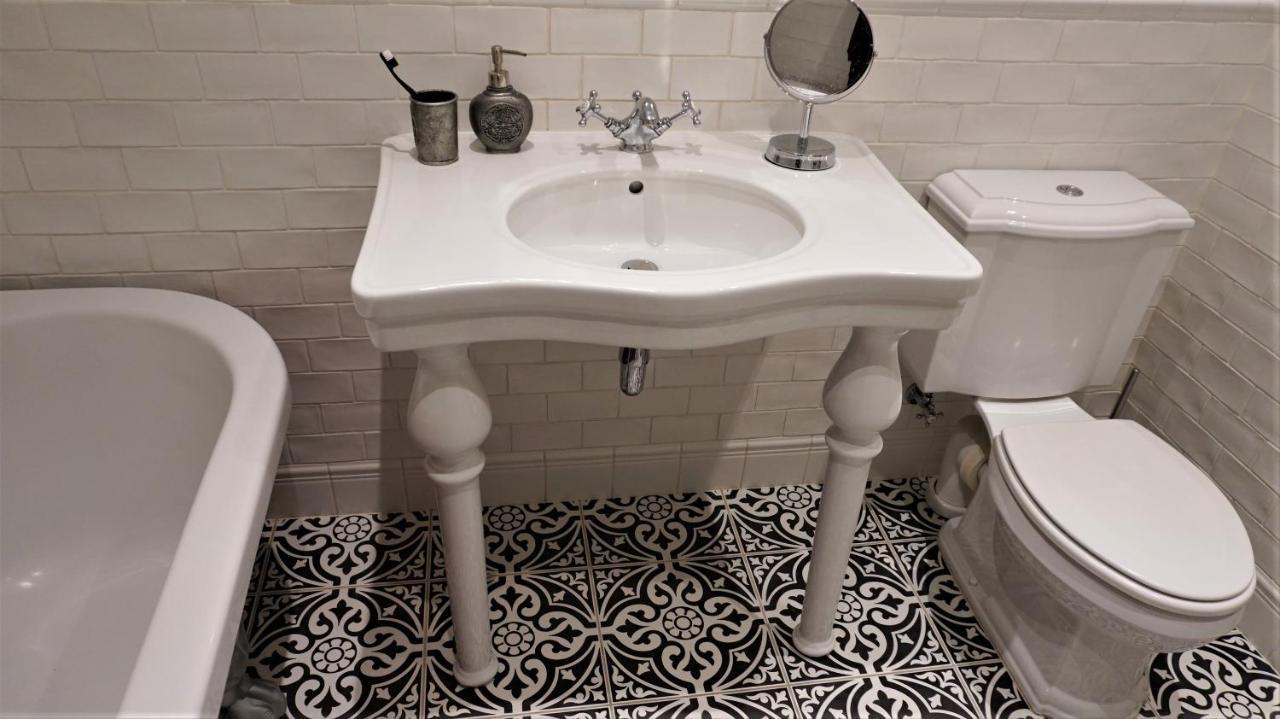 Shabby Chic - Apartment In The Heart Of Vilnius Old Town מראה חיצוני תמונה
